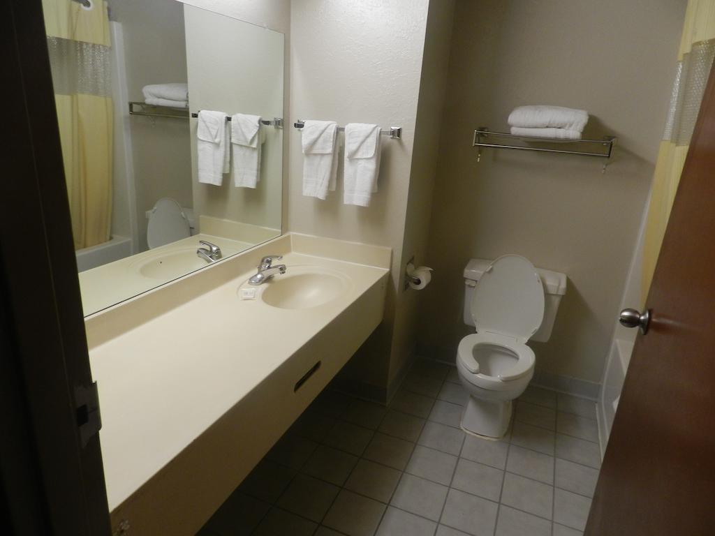 Haven Inn & Suites Duluth Habitación foto